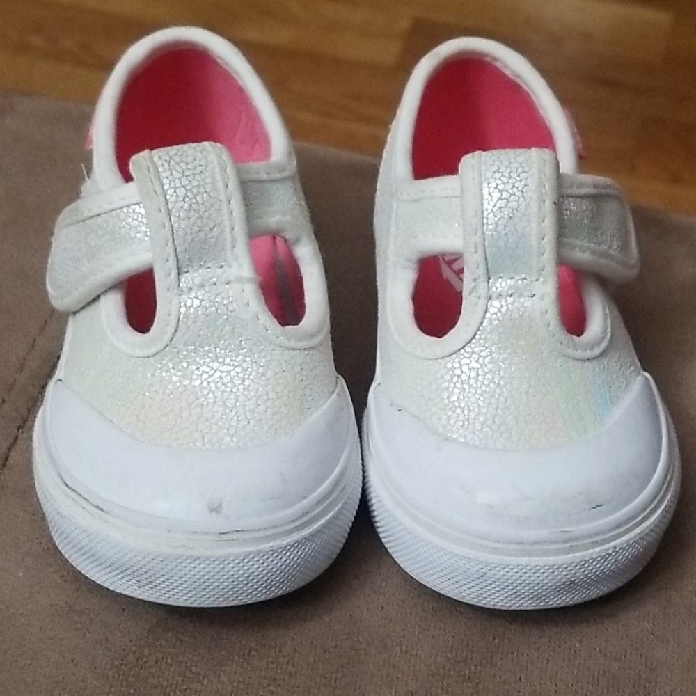 Vans off the wall for little girls